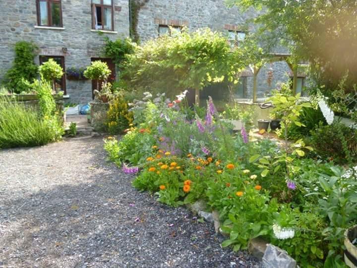 Middle Mill Bed & Breakfast Kidwelly Екстериор снимка